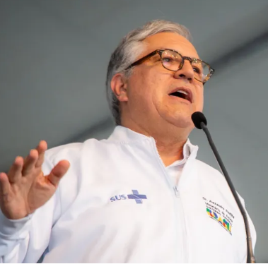 Governo estuda levar cirurgias da fila do SUS para a rede privada