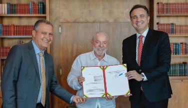 Lula assina decreto que regulamenta pagamento de dívida dos estados