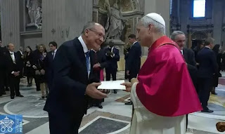 PAPA RECEBE CONVITE DE ALCKMIN PARA VISITAR O BRASIL